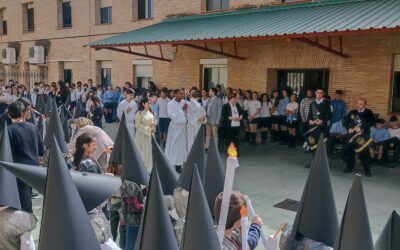 PROCESIONANDO CON JESÚS NAZARENO Y MARÍA SANTÍSIMA DE LOS DOLORES